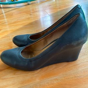 Vionic Round Toe Wedge Shoes Size 8.5